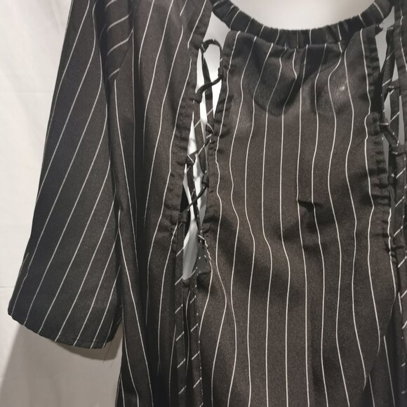 Pinstriped 3/4 Sleeve Blouse with Lace Up Details on the Back Size XXL EUC # 196 - Picture 5 of 8